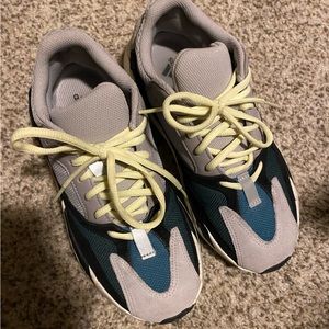 Yeezy boost 700